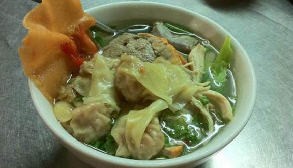 ẩm thực Quy Nhơn - Hủ tiếu,mỳ hoành thánh